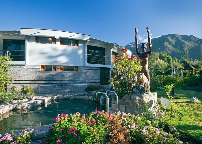 Hotel with pool: Inti Nan Hotel